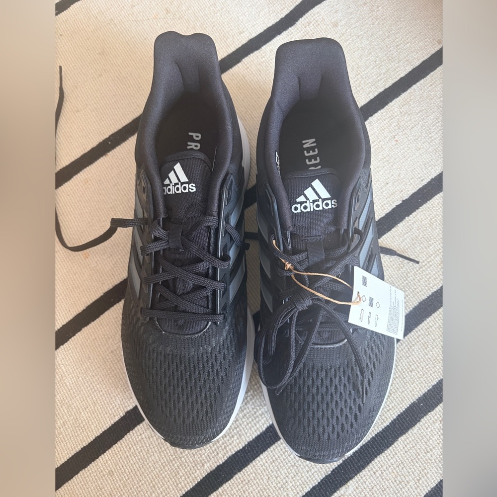 adidas Men's Black Athletic Running Shoes EQ21 RUN New with tag Size 8.5